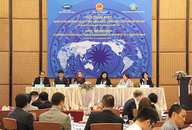 Cảnh[-]báo[-]sớm[-]để[-]hạn[-]chế[-]thiệt[-]hại[-]do[-]thiên[-]tai