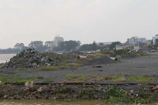 Dự[-]án[-]lấn[-]sông[-]Đồng[-]Nai[-]bị[-]các[-]nhà[-]khoa[-]học[-]và[-]người[-]dân[-]phản[-]đối[-]quyết[-]liệt[-]Ảnh:[-]XUÂN[-]HOÀNG