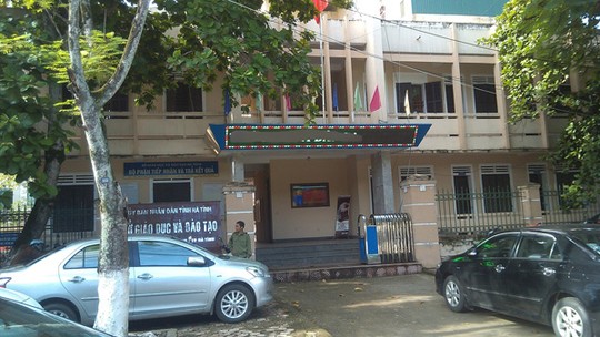 Sốc:[-]Không[-]uống[-]bia[-]sản[-]xuất[-]tại[-]Hà[-]Tĩnh,[-]7[-]cán[-]bộ[-]viết[-]tường[-]trình