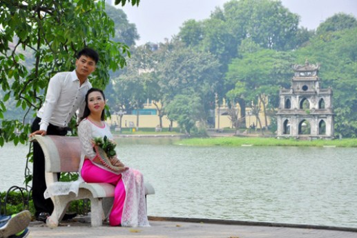 Hồ Gươm đẹp ngỡ ngàng khi thu sang