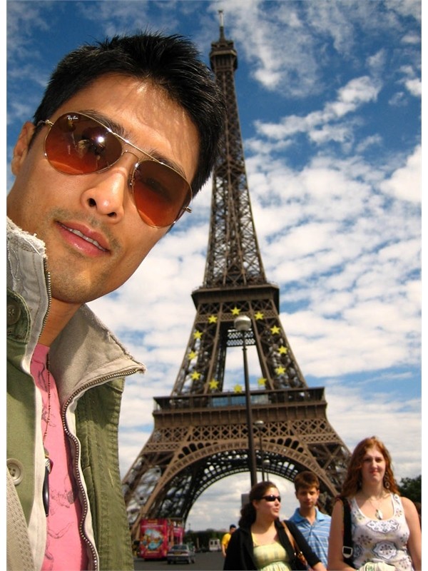 Sao[-]Việt[-]chụp[-]ảnh[-]kiểu[-]cách[-]khi[-]du[-]lịch[-]Paris