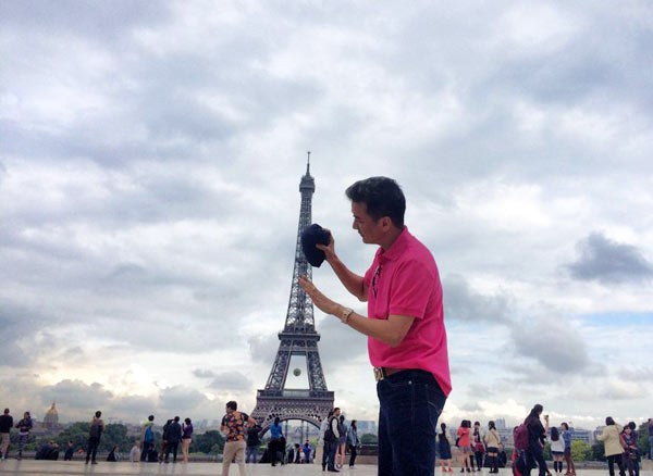 Sao[-]Việt[-]chụp[-]ảnh[-]kiểu[-]cách[-]khi[-]du[-]lịch[-]Paris