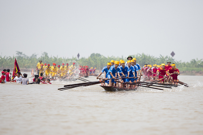 Tưng[-]bừng[-]hội[-]đua[-]thuyền[-]chùa[-]Keo[-]Hành[-]Thiện