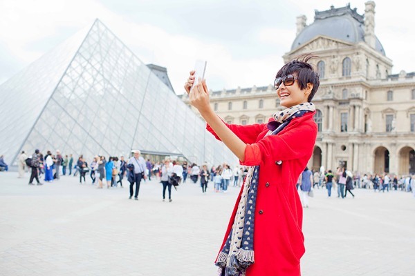 Sao[-]Việt[-]chụp[-]ảnh[-]kiểu[-]cách[-]khi[-]du[-]lịch[-]Paris