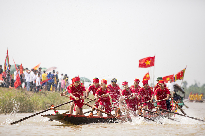Tưng[-]bừng[-]hội[-]đua[-]thuyền[-]chùa[-]Keo[-]Hành[-]Thiện