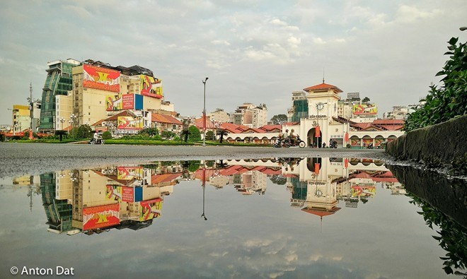 Ngắm[-]Sài[-]Gòn[-]qua[-]bộ[-]ảnh[-]kịch[-]độc[-]chụp[-]kiểu[-]soi[-]vũng[-]nước[-]