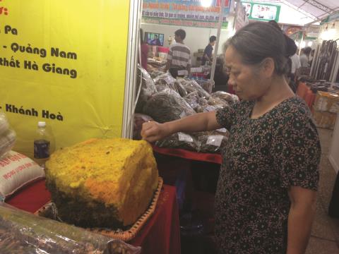 Bạc[-]triệu[-]một[-]ký[-]mật[-]ong[-]đá