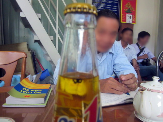 [-]Truy[-]tố[-]anh[-]Minh[-]vụ[-]chai[-]nước[-]ngọt[-]Tân[-]Hiệp[-]Phát[-]có[-]ruồi[-]đến[-]20[-]năm[-]tù