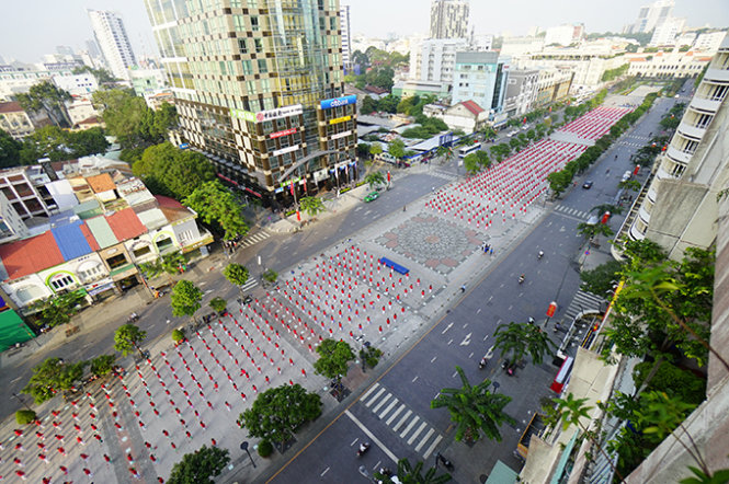 TP[-]HCM:[-]2.000[-]người[-]đồng[-]diễn[-]mừng[-]Đại[-]hội[-]Đảng[-]TP.HCM[-]​thành[-]công