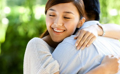 Nhận[-]biết[-]anh[-]chàng[-]yêu[-]bạn[-]chung[-]thủy