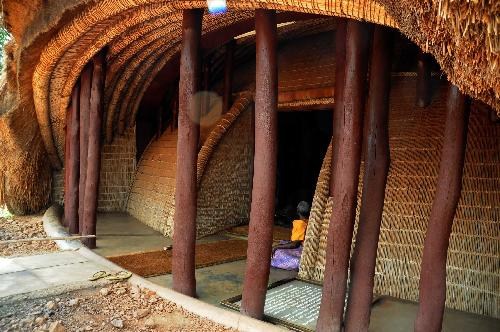 Tuyệt[-]đẹp[-]lăng[-]mộ[-]bằng[-]lau[-]sậy[-]chôn[-]cất[-]các[-]vị[-]vua