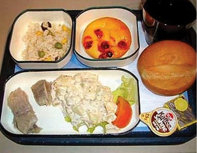 Những[-]món[-]ăn[-]hãi[-]hùng[-]nhất[-]trên[-]máy[-]bay