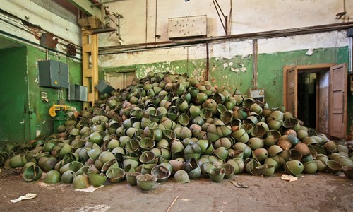 Đột[-]nhập[-]khu[-]hỗn[-]hợp[-]quân[-]sự[-]bỏ[-]hoang[-]của[-]Liên[-]Xô