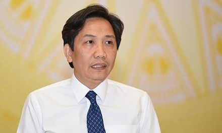 Thứ[-]trưởng[-]Bộ[-]Nội[-]vụ[-]Trần[-]Anh[-]Tuấn:[-]Xem[-]xét[-]có[-]thể[-]đình[-]chỉ[-]Vinastas