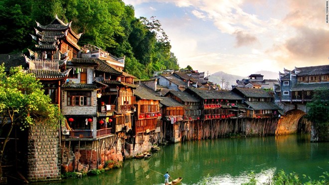 Cận[-]cảnh[-]những[-]cảnh[-]tượng[-]kỳ[-]vĩ[-]nhất[-]hành[-]tinh