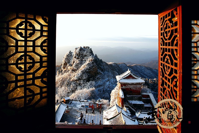 [-]Chùm[-]ảnh[-]tuyệt[-]đẹp[-]về[-]cảnh[-]tuyết[-]rơi[-]sớm,[-]phủ[-]trắng[-]núi[-]Võ[-]Đang