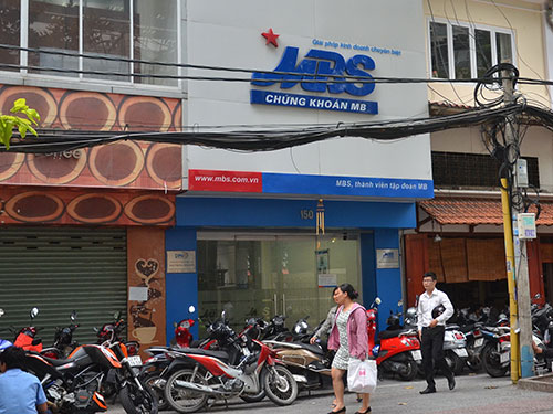 [-]Công[-]ty[-]chứng[-]khoán[-]chờ...[-]chết