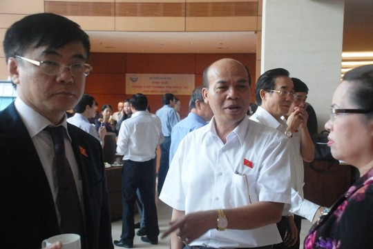 [-]Đại[-]biểu[-]Đỗ[-]Văn[-]Đương[-]"không[-]quan[-]tâm[-]khiếu[-]nại[-]của[-]Liên[-]đoàn[-]Luật[-]sư"