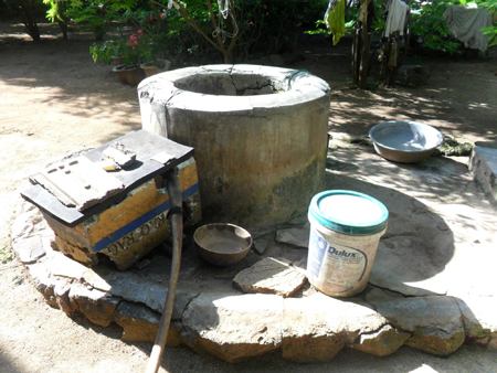 Thoạt[-]nhìn[-]thì[-]giếng[-]“lạ”[-]cũng[-]như[-]bao[-]cái[-]giếng[-]bình[-]thường