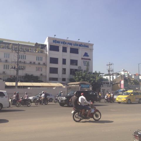 Liên[-]kết[-]công[-]-[-]tư[-]trong[-]các[-]bệnh[-]viện:[-]Lợi[-]cho[-]ai?
