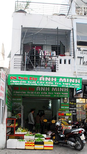 [-]Ông[-]Trần[-]Văn[-]Truyền[-]muốn[-]mua[-]lại[-]căn[-]nhà[-]ở[-]TP[-]HCM