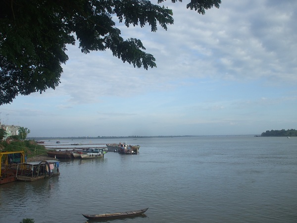 [-]Tiền[-]Giang:[-]Dân[-]"kêu[-]cứu"[-]vì[-]dự[-]án[-]xây[-]kè[-]sông[-]Tiền[-]không[-]làm[-]đường[-]thoát[-]nước[-]gây[-]ô[-]nhiễm