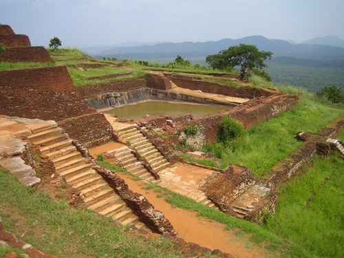 Ấn[-]tượng[-]cung[-]điện[-]đá[-]khổng[-]lồ[-]ở[-]Sri[-]Lanka