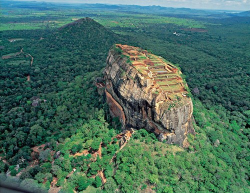 Ấn[-]tượng[-]cung[-]điện[-]đá[-]khổng[-]lồ[-]ở[-]Sri[-]Lanka