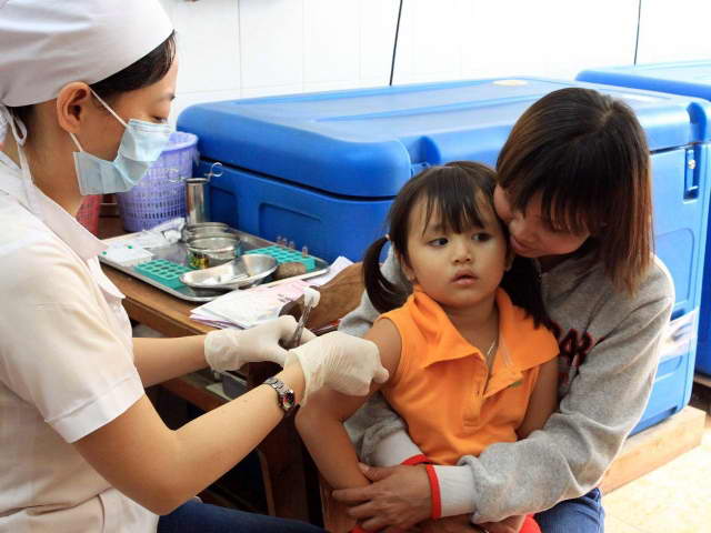 [-]Giám[-]sát[-]thường[-]xuyên[-]việc[-]triển[-]khai[-]chiến[-]dịch[-]tiêm[-]vắc[-]xin[-]sởi[-]-[-]rubella