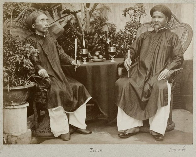 Hình[-]ảnh[-]chân[-]thực[-]người[-]Việt[-]trên[-]những[-]bưu[-]thiếp[-]trăm[-]tuổi
