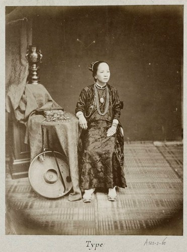 Hình[-]ảnh[-]chân[-]thực[-]người[-]Việt[-]trên[-]những[-]bưu[-]thiếp[-]trăm[-]tuổi
