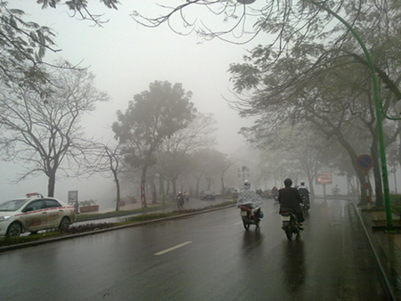 Thời[-]tiết[-]ngày[-]17/11:[-]Có[-]không[-]khí[-]lạnh[-]tăng[-]cường[-]mạnh,[-]Trung[-]Trung[-]Bộ[-]mưa[-]to,[-]Vịnh[-]Bắc[-]Bộ[-]gió[-]giật[-]cấp[-]7-8