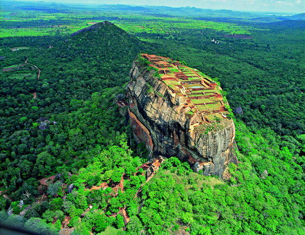 Khám[-]phá[-]những[-]kho[-]tàng[-]quý[-]báu[-]của[-]"hòn[-]ngọc[-]Ấn[-]Độ[-]Dương"
