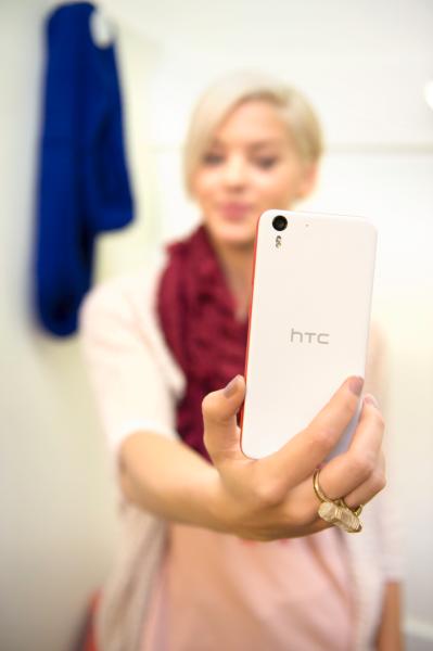 HTC[-]giới[-]thiệu[-]HTC[-]Desire[-]Eye[-]với[-]mức[-]giá[-]hấp[-]dẫn