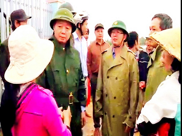 [-]Bộ[-]trưởng[-]TN&MT[-]kiểm[-]tra[-]tình[-]hình[-]mưa[-]lũ[-]tại[-]Bình[-]Định[-]