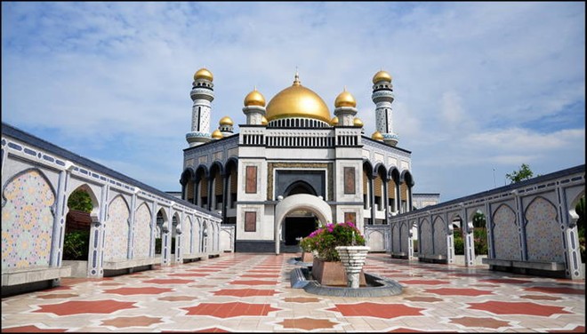 Brunei:[-]Tận[-]thấy[-]Thánh[-]đường[-]Hồi[-]giáo[-]toàn[-]vàng[-]