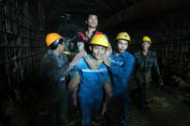 Thủ[-]tướng[-]gửi[-]thư[-]khen[-]lực[-]lượng[-]cứu[-]hộ[-]12[-]công[-]nhân[-]bị[-]kẹt[-]trong[-]hầm[-]thủy[-]điện[-]Đạ[-]Dâng