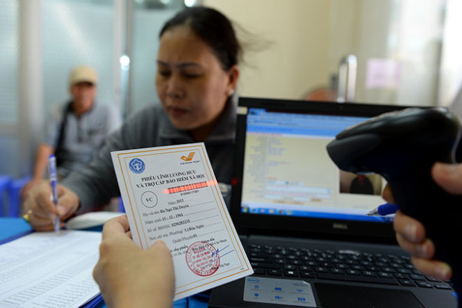 Công[-]nhân[-]chạy[-]ăn[-]từng[-]bữa,[-]nói[-]gì[-]lương[-]hưu