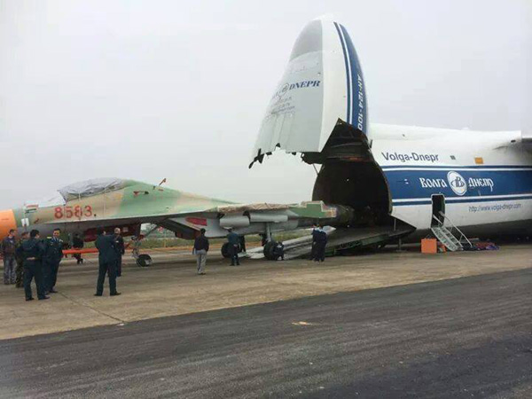 Hai[-]tiêm[-]kích[-]Su-30MK2[-]đã[-]về[-]Việt[-]Nam[-]