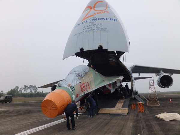 Hai[-]tiêm[-]kích[-]Su-30MK2[-]đã[-]về[-]Việt[-]Nam[-]