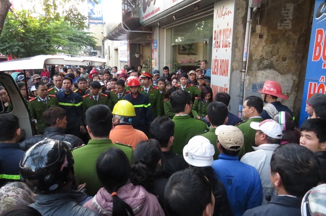 [-]Hải[-]Phòng:[-]người[-]trong[-]một[-]gia[-]đình[-]chết[-]cháy