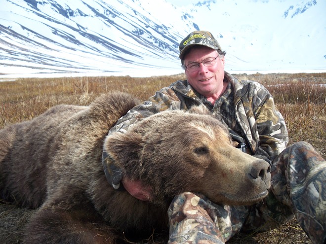 Gấu[-]khổng[-]lồ[-]bị[-]săn[-]ở[-]Alaska