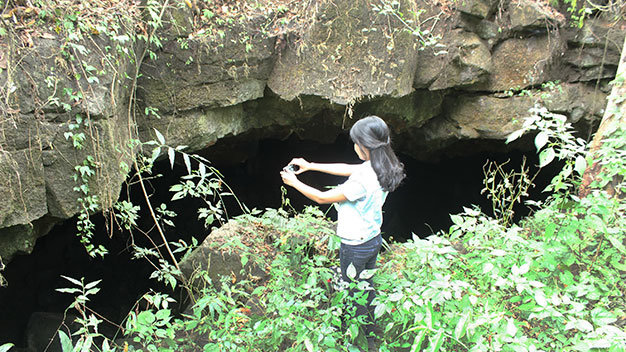 Việt[-]Nam[-]có[-]hang[-]núi[-]lửa[-]dài[-]nhất[-]Đông[-]Nam[-]Á