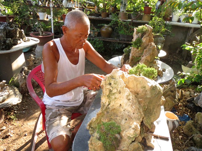 [-]Nghệ[-]nhân[-]kiếm[-]hơn[-]triệu[-]nhờ[-]sửa[-]kiểng[-]miền[-]Tây[-]mỗi[-]ngày[-]mùa[-]Tết