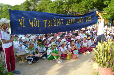 Nâng[-]cao[-]trách[-]nhiệm[-]của[-]báo[-]chí[-]và[-]doanh[-]nghiệp[-]đối[-]với[-]cộng[-]đồng[-]và[-]bảo[-]vệ[-]môi[-]trường