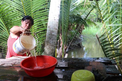 [-]Trà[-]Vinh:[-]Hơn[-]17.000[-]hộ[-]dân[-]thiếu[-]nước[-]sạch[-]sinh[-]hoạt[-]do[-]xâm[-]nhập[-]mặn