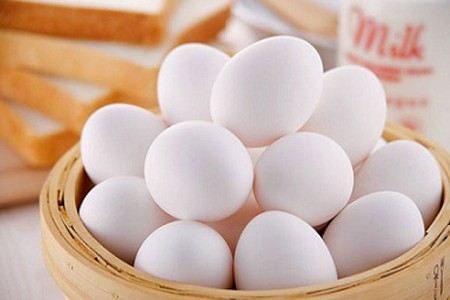 [-]Phân[-]biệt[-]trứng[-]gà[-]bị[-]tẩy[-]trắng