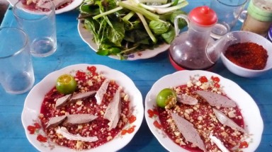  Bộ trưởng Nông nghiệp kêu gọi dân không ăn tiết canh
