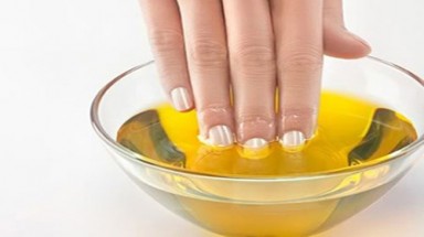 5 mẹo tẩy móng tay bị ố vàng