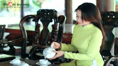  Hạnh Lâm xinh xắn với áo dài